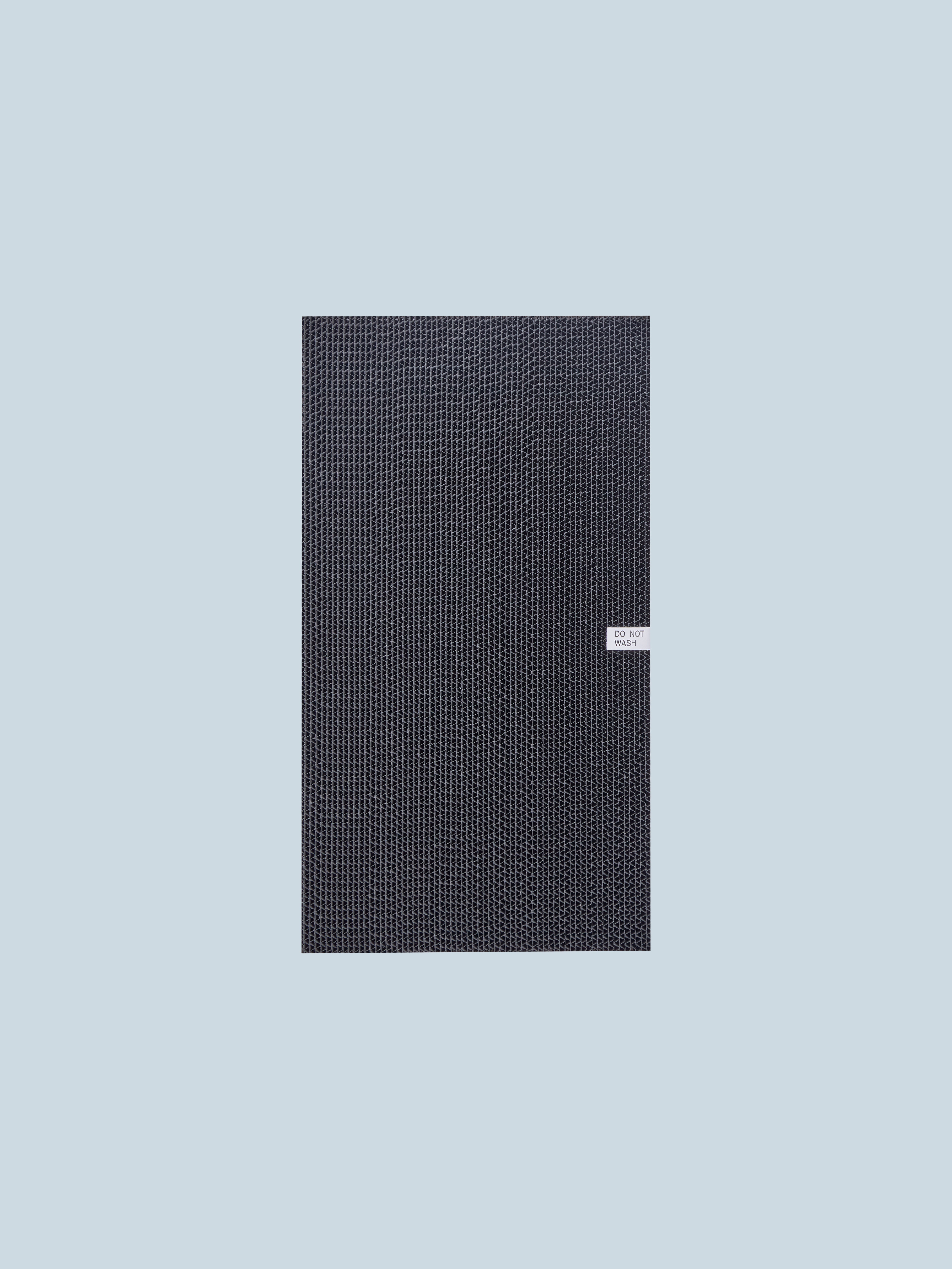 Packshot: deodorizační filtr, který pohlcuje a odstraňuje pachy